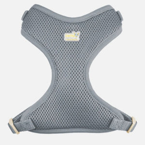 This sturdy and abrasion-resistant litter scoop features a lightweight aluminium sieve for easy litter cleaning. The ergonomic handle is easy and comfortable to grip. This scoop removes large clumps and prevents the dispersion of soiled waste with its anti-scatter sides.