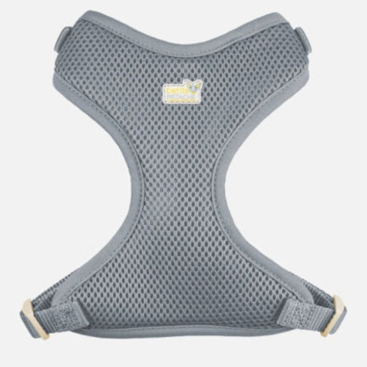 This sturdy and abrasion-resistant litter scoop features a lightweight aluminium sieve for easy litter cleaning. The ergonomic handle is easy and comfortable to grip. This scoop removes large clumps and prevents the dispersion of soiled waste with its anti-scatter sides.